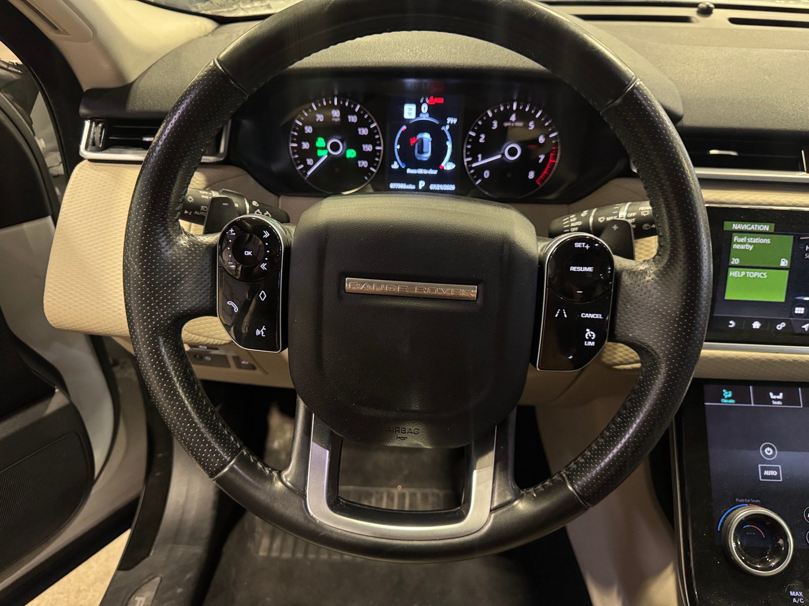 Thumbnail: 2020 Land Rover Range Rover Velar - 4