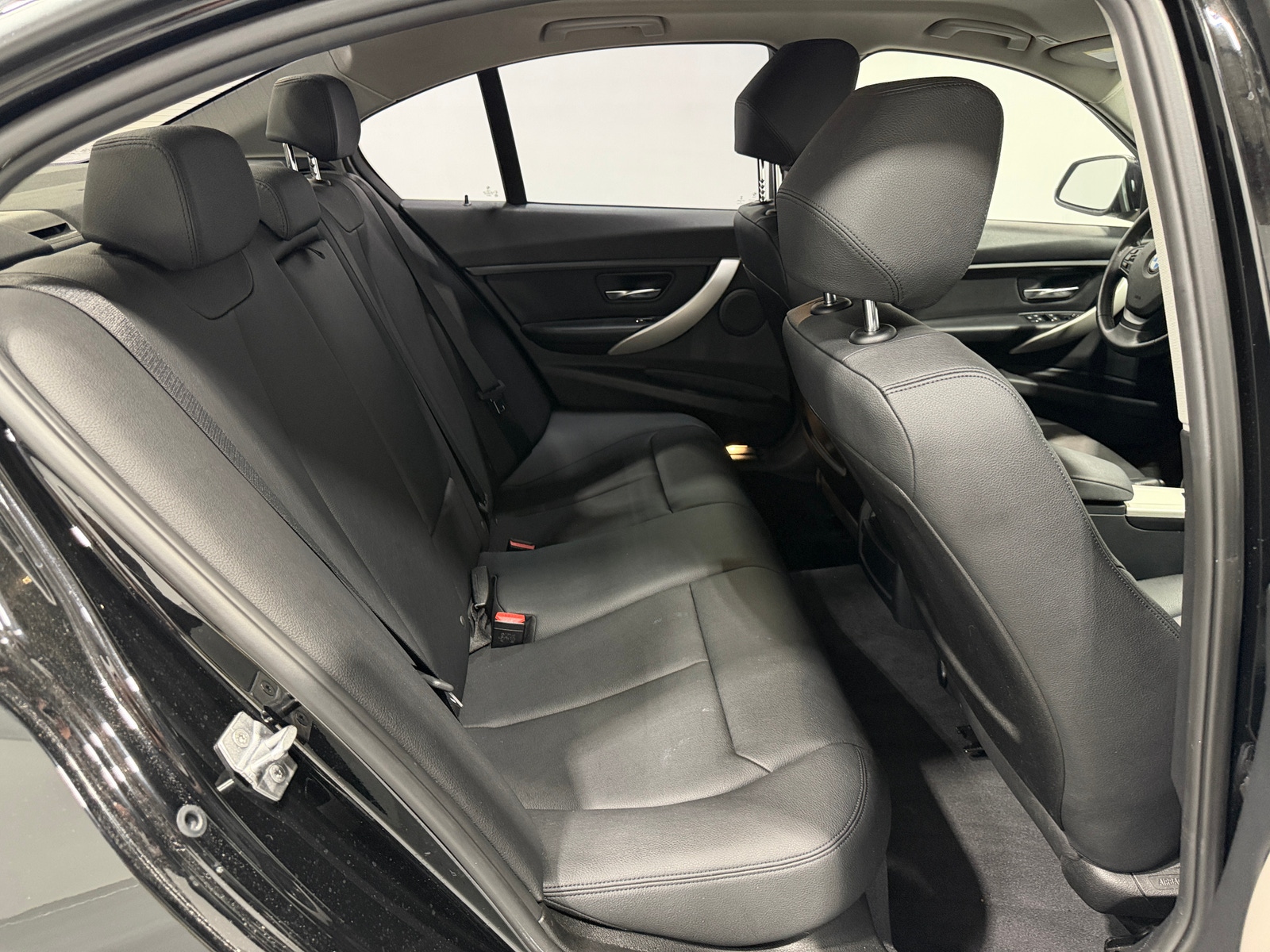 Thumbnail: 2017 BMW 3 Series - 5