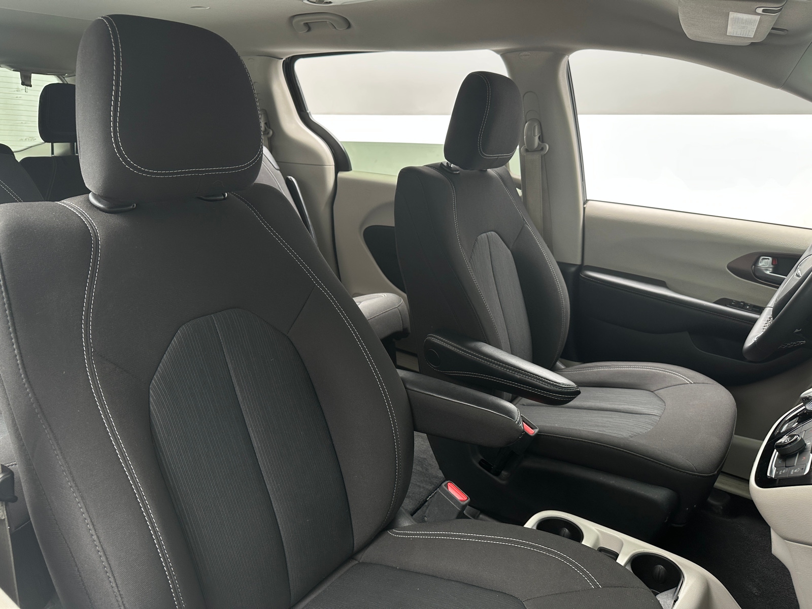 Thumbnail: 2024 Chrysler Voyager - 2
