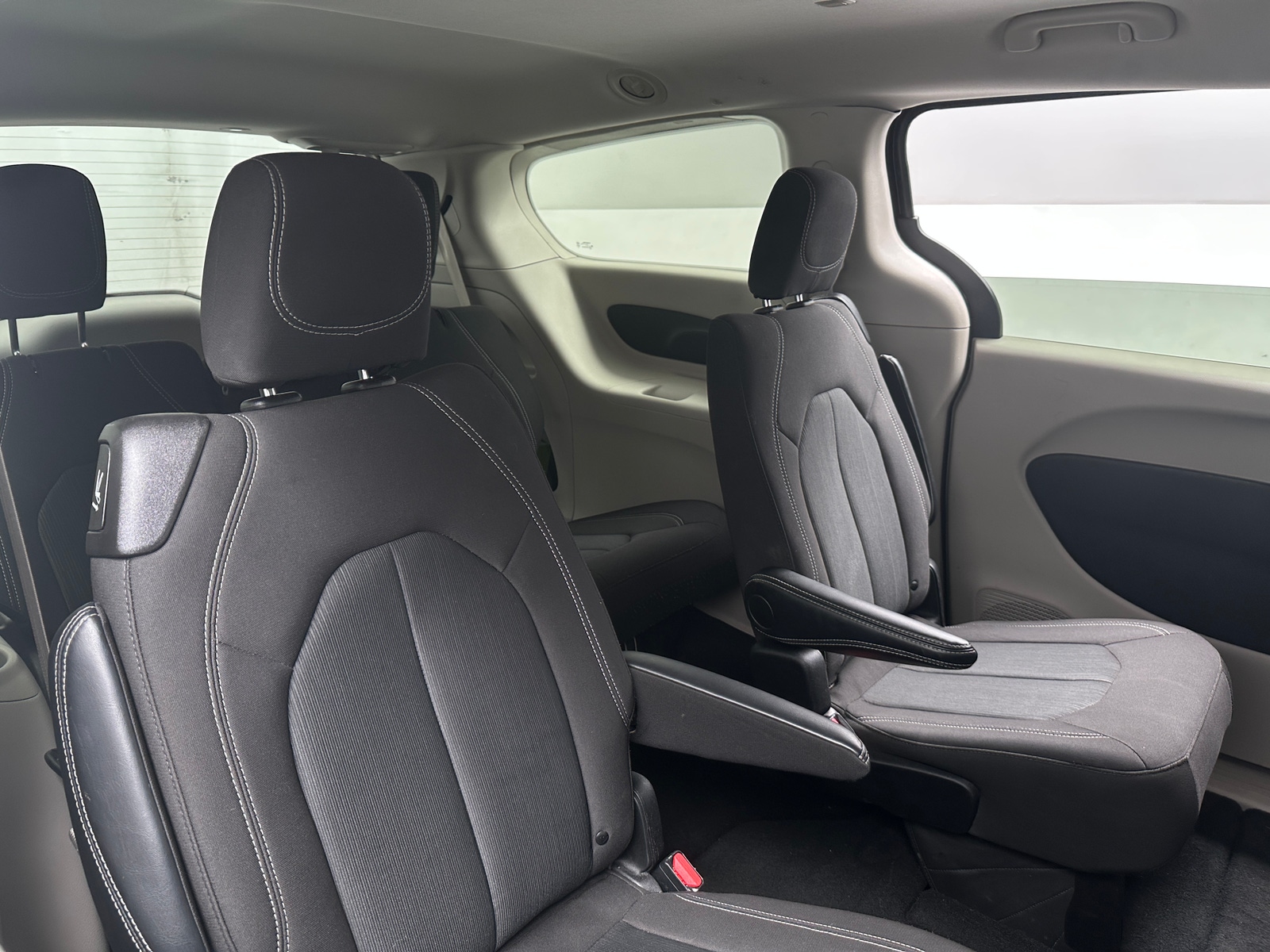 Thumbnail: 2024 Chrysler Voyager - 6