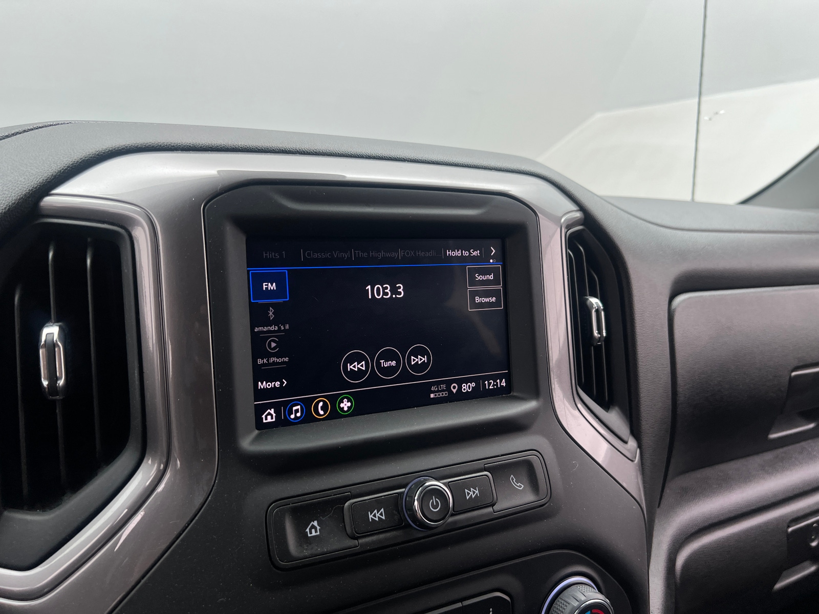 Thumbnail: 2022 Chevrolet Silverado 1500 - 4
