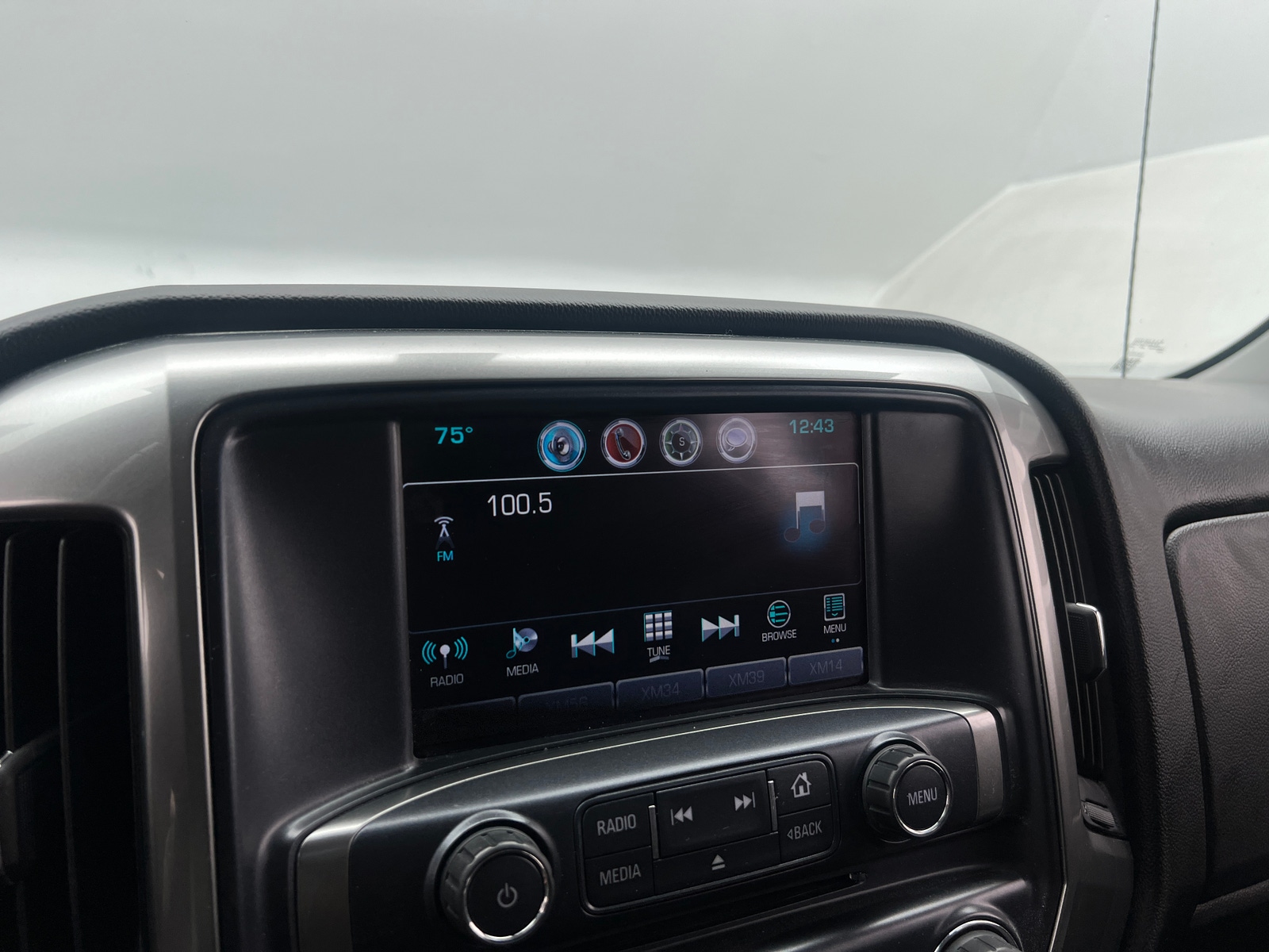 Thumbnail: 2017 Chevrolet Silverado 1500 - 4