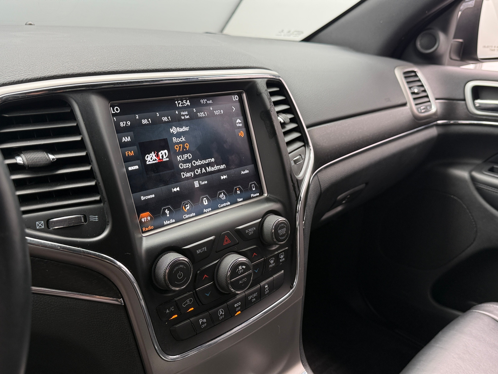 Thumbnail: 2018 Jeep Grand Cherokee - 3