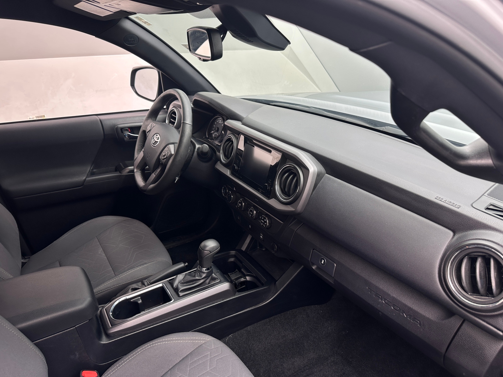 Thumbnail: 2019 Toyota Tacoma - 3