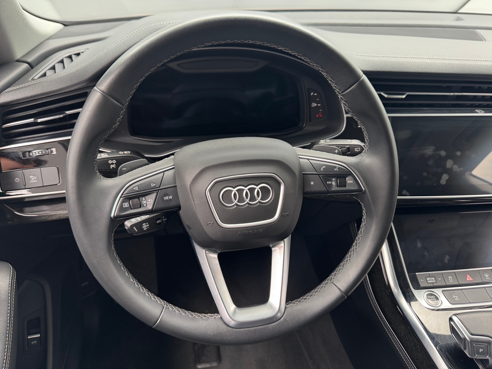 Thumbnail: 2023 Audi Q8 - 4