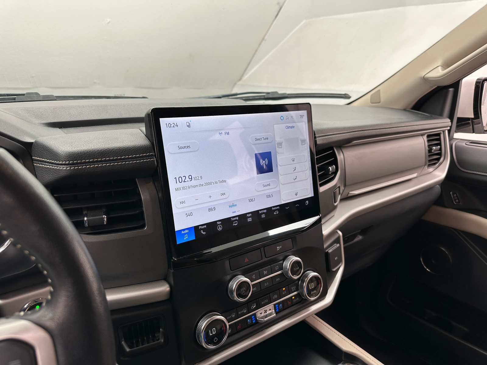 Thumbnail: 2023 Ford Expedition MAX - 3