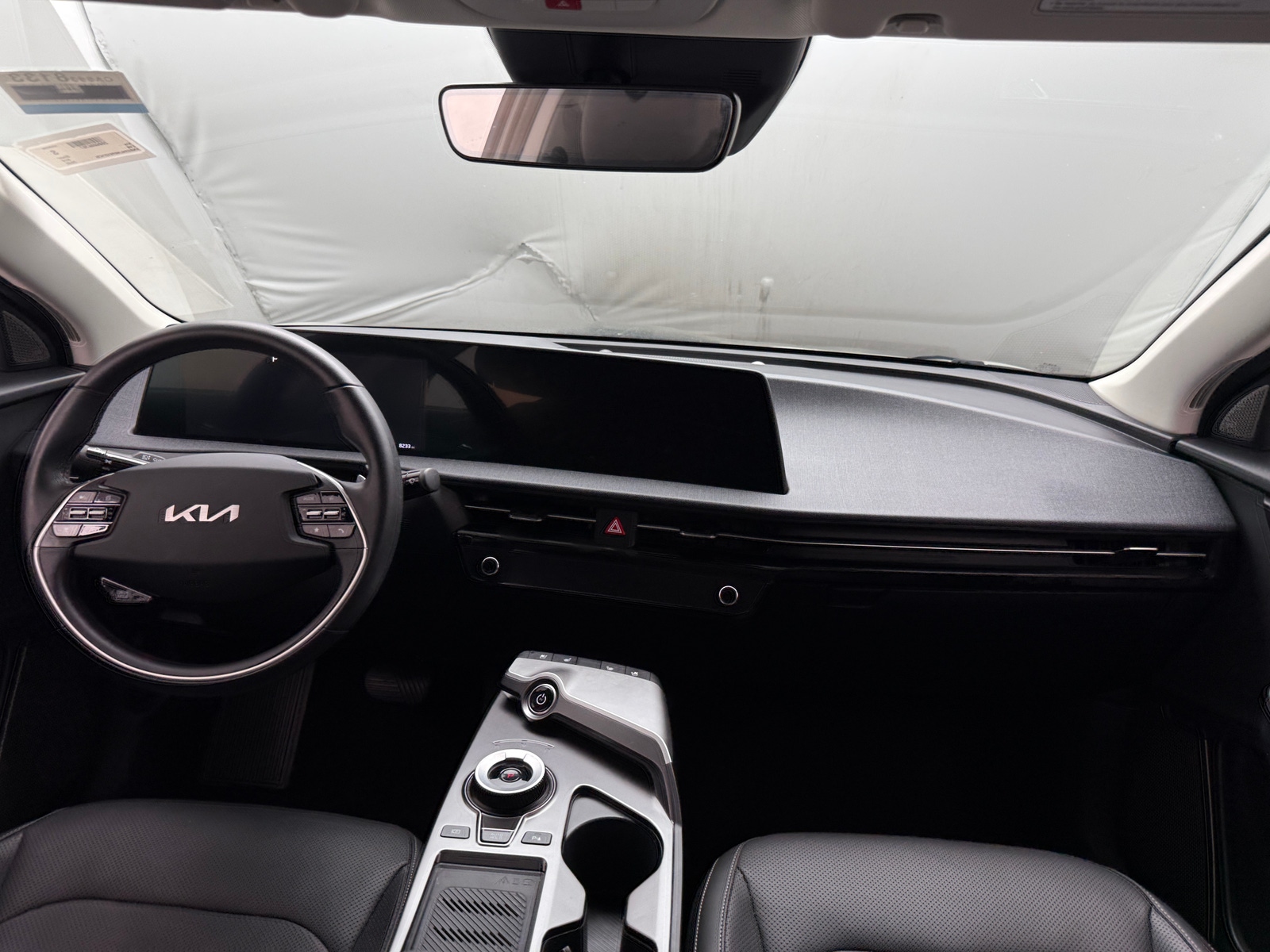 Thumbnail: 2023 Kia EV6 - 2
