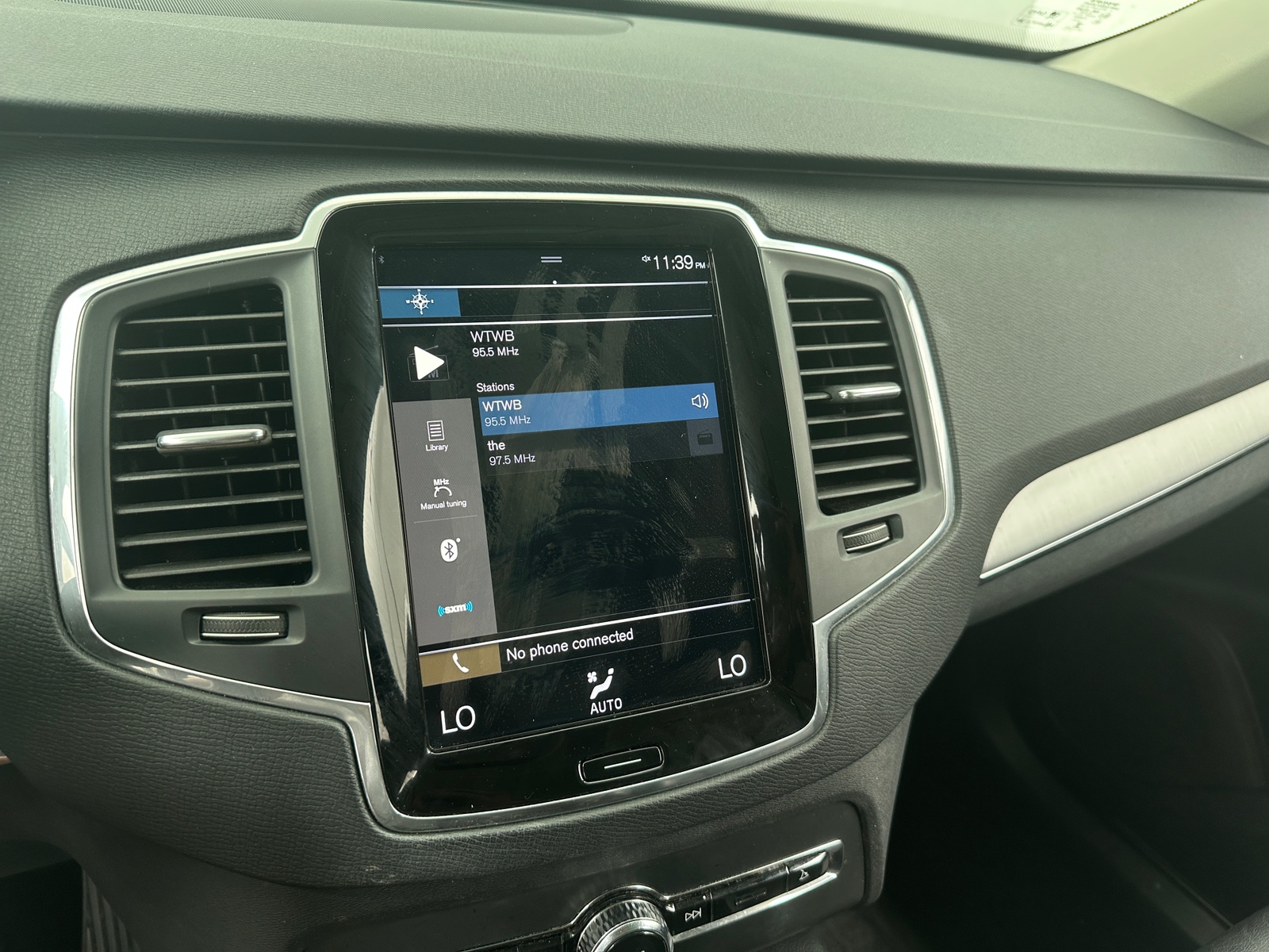Thumbnail: 2022 Volvo XC90 - 3