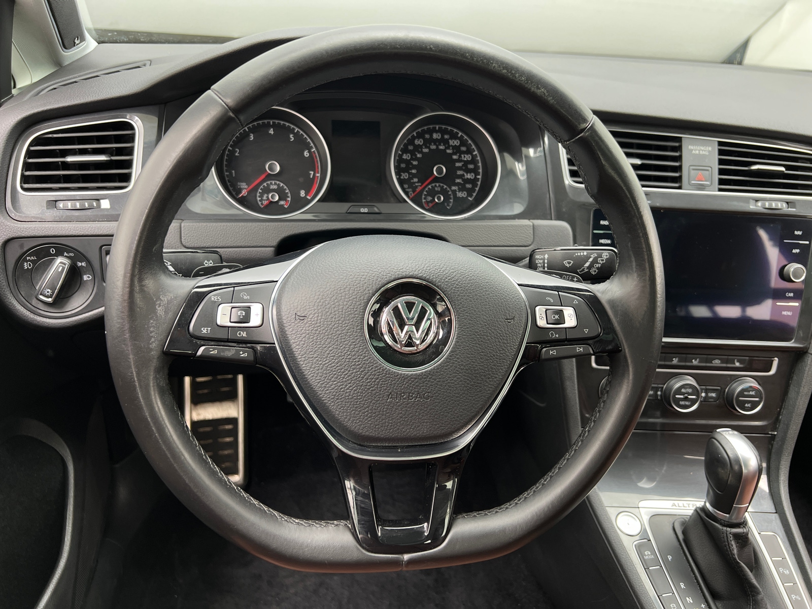 Thumbnail: 2018 Volkswagen Golf - 4