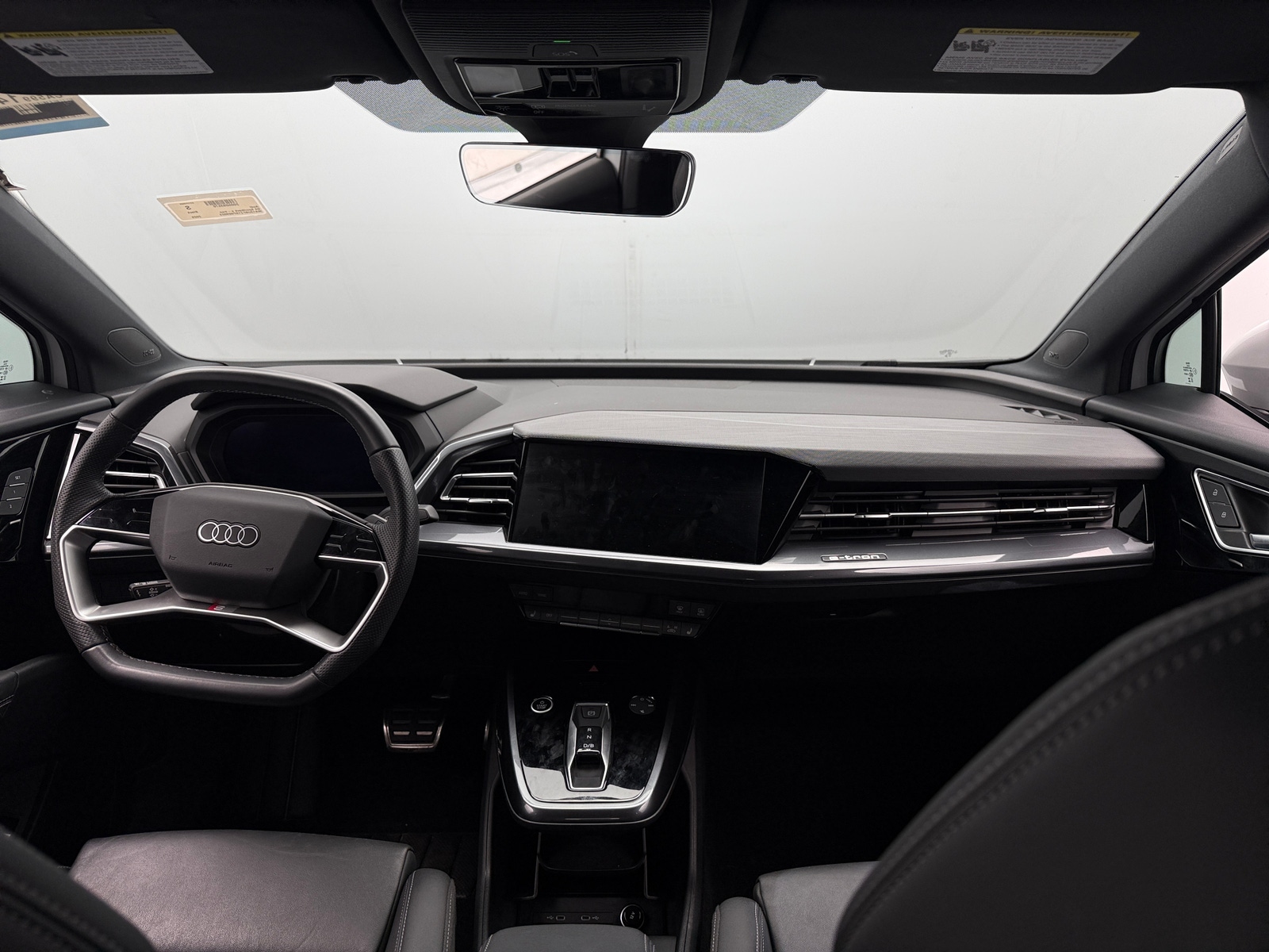 Thumbnail: 2025 Audi Q4 e-tron - 2