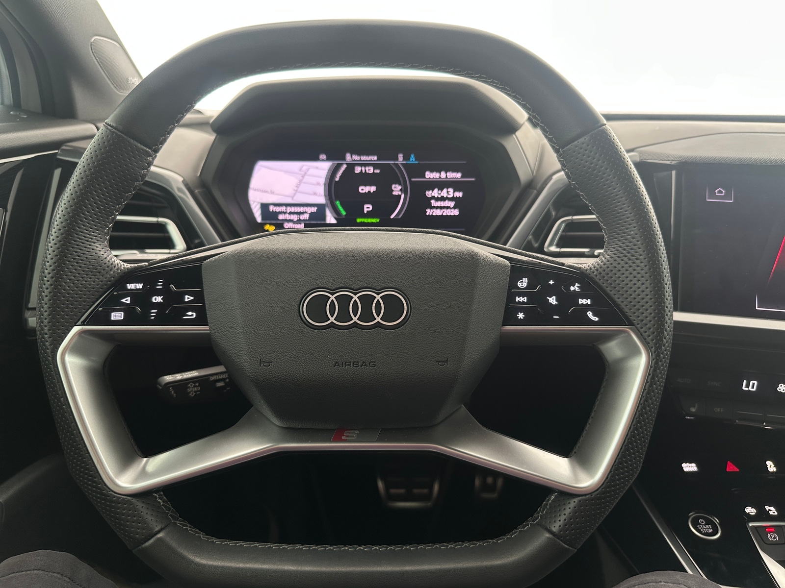 Thumbnail: 2025 Audi Q4 e-tron - 4