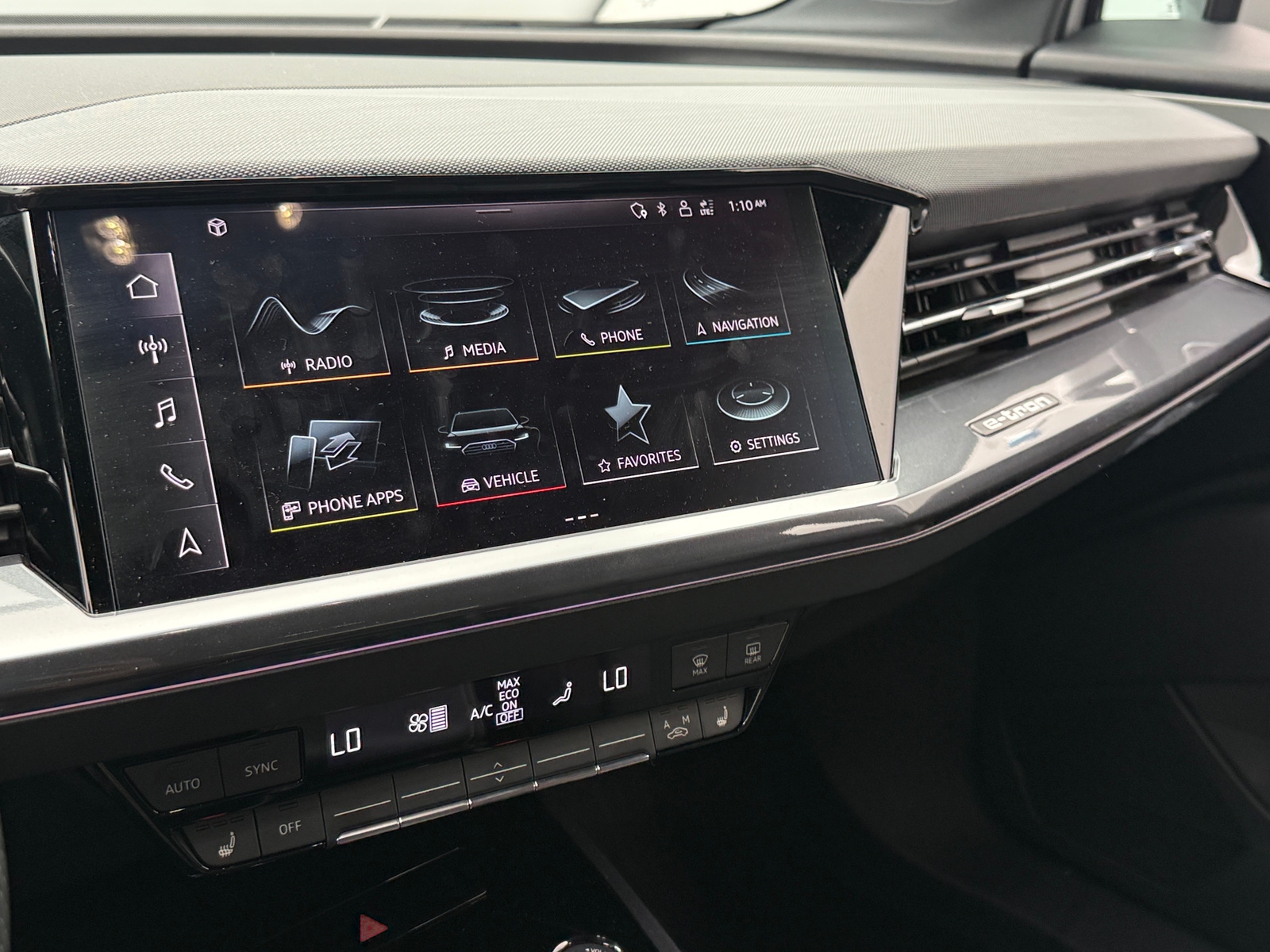 Thumbnail: 2025 Audi Q4 e-tron - 3