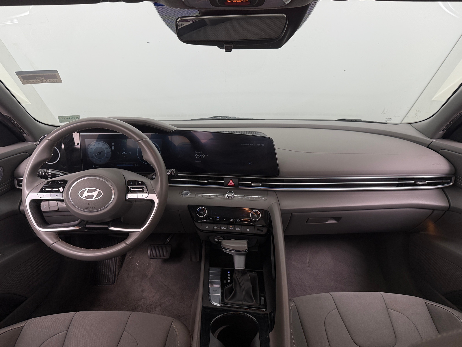 Thumbnail: 2024 Hyundai Elantra - 3