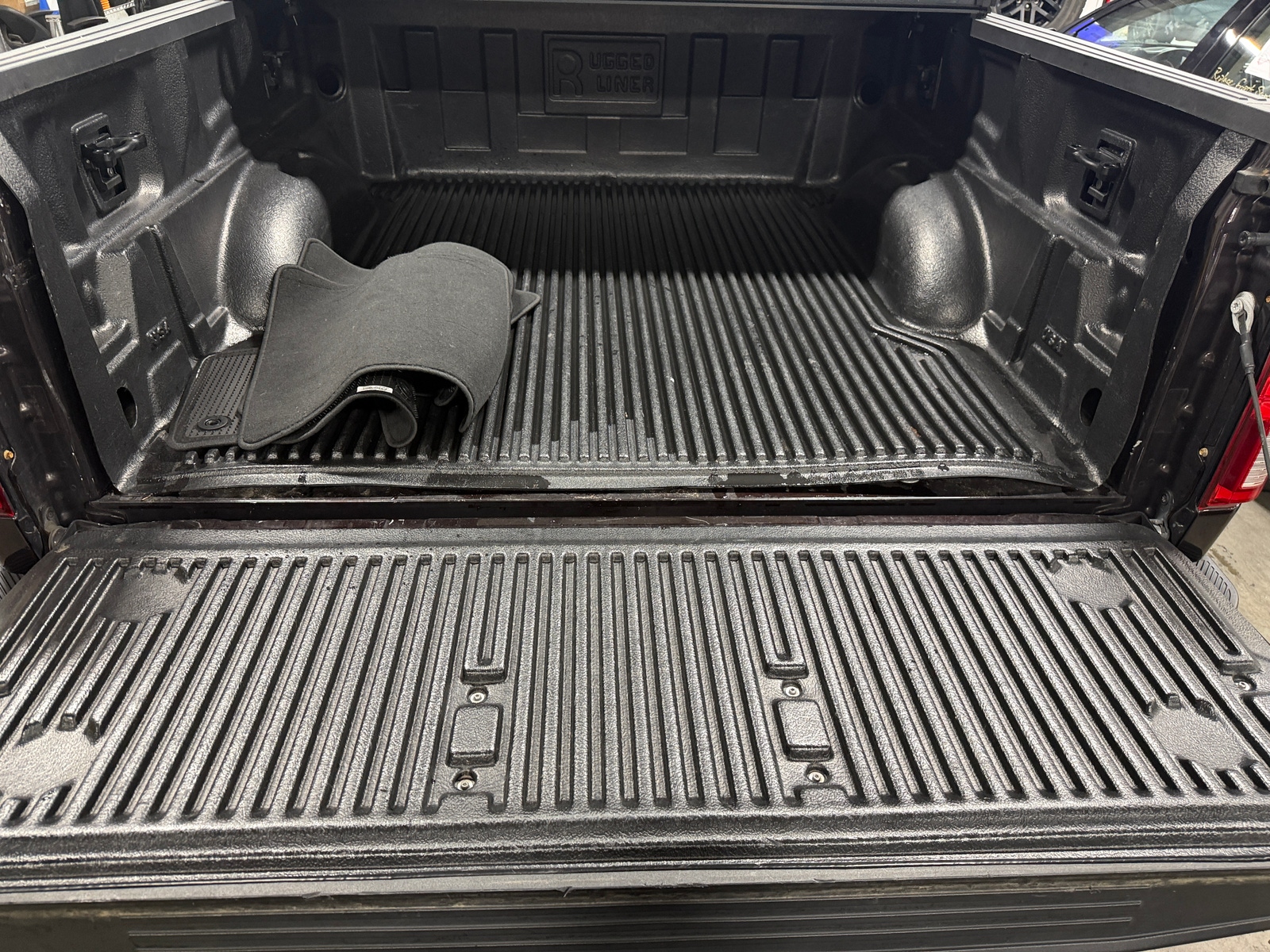 Thumbnail: 2019 Ford Econoline - 6