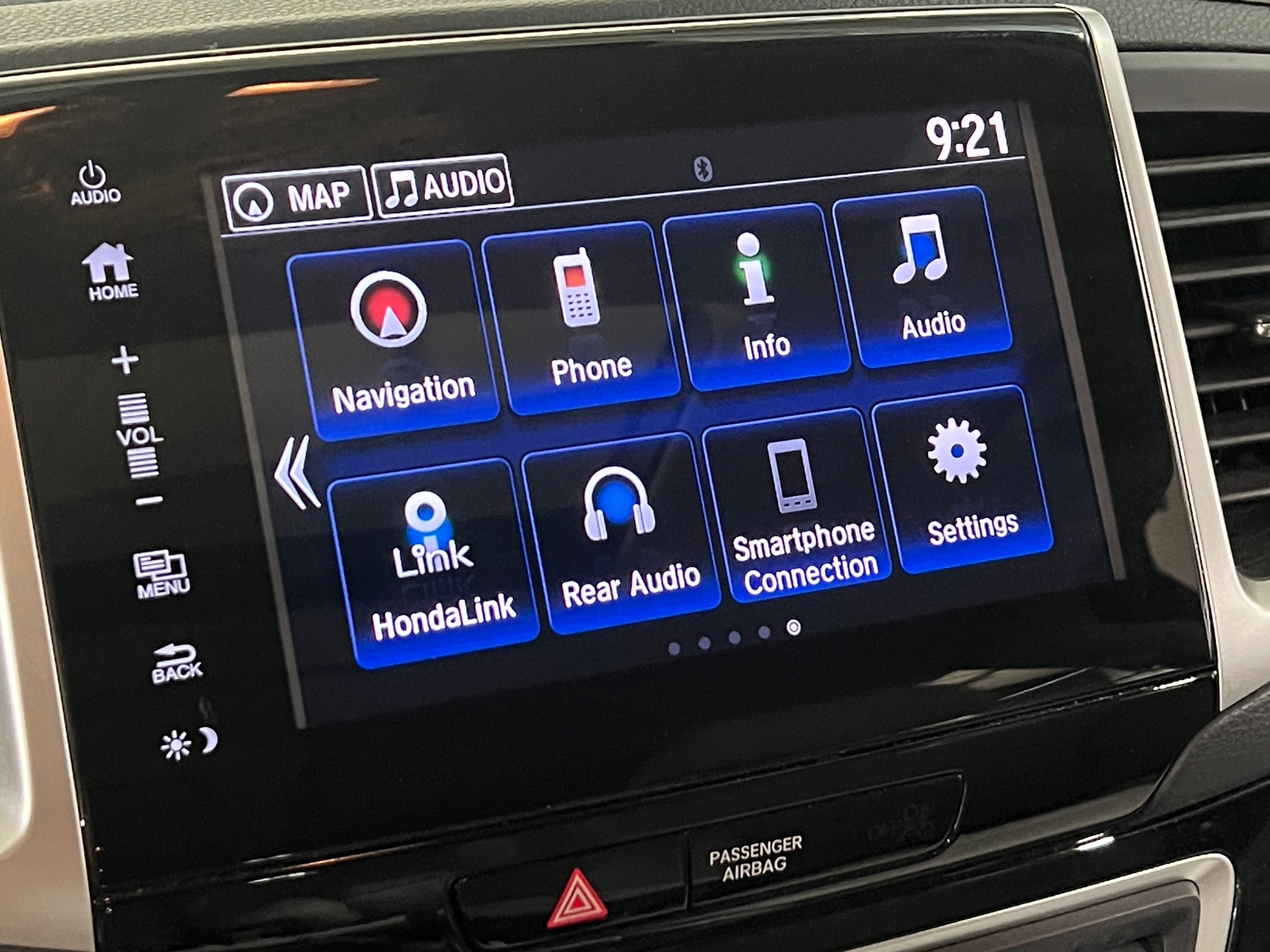 Thumbnail: 2017 Honda Pilot - 3