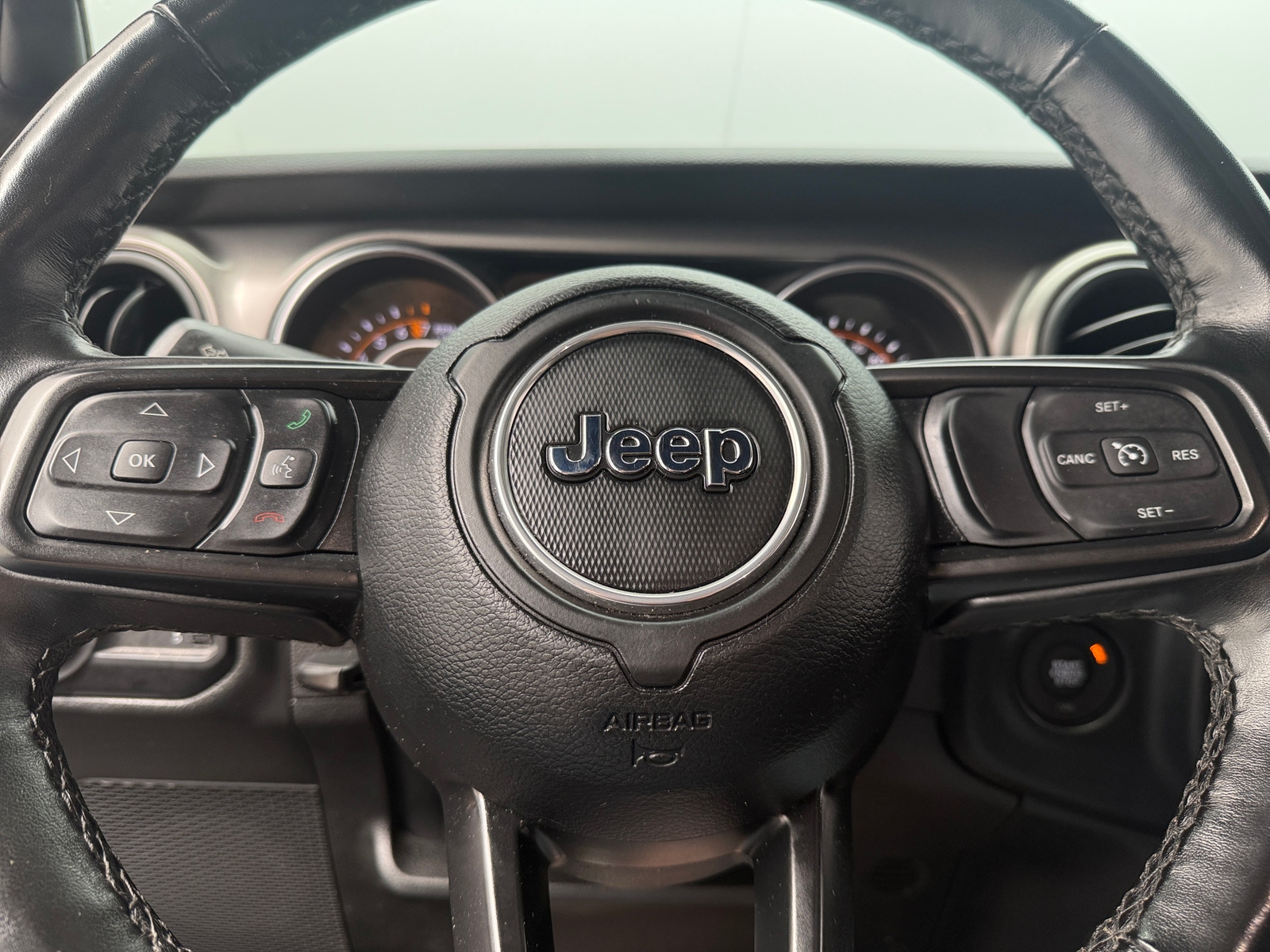 Thumbnail: 2023 Jeep Gladiator - 5