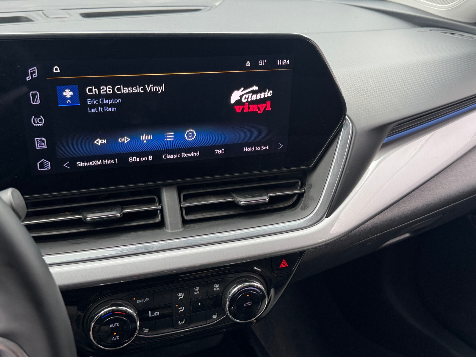 Thumbnail: 2025 Chevrolet Trax - 3