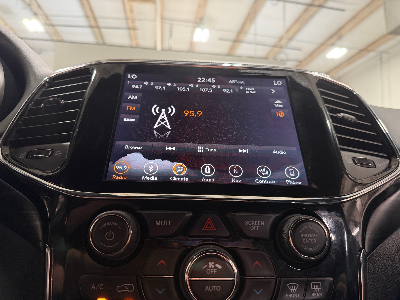 Thumbnail: 2019 Jeep Grand Cherokee - 4