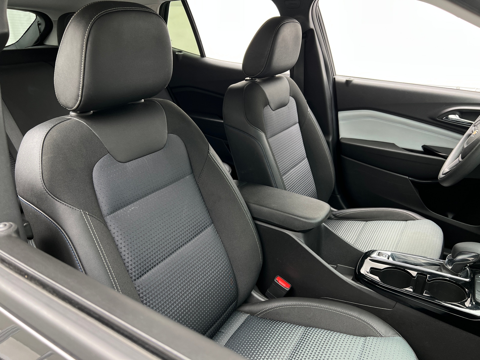 Thumbnail: 2025 Chevrolet Trax - 2