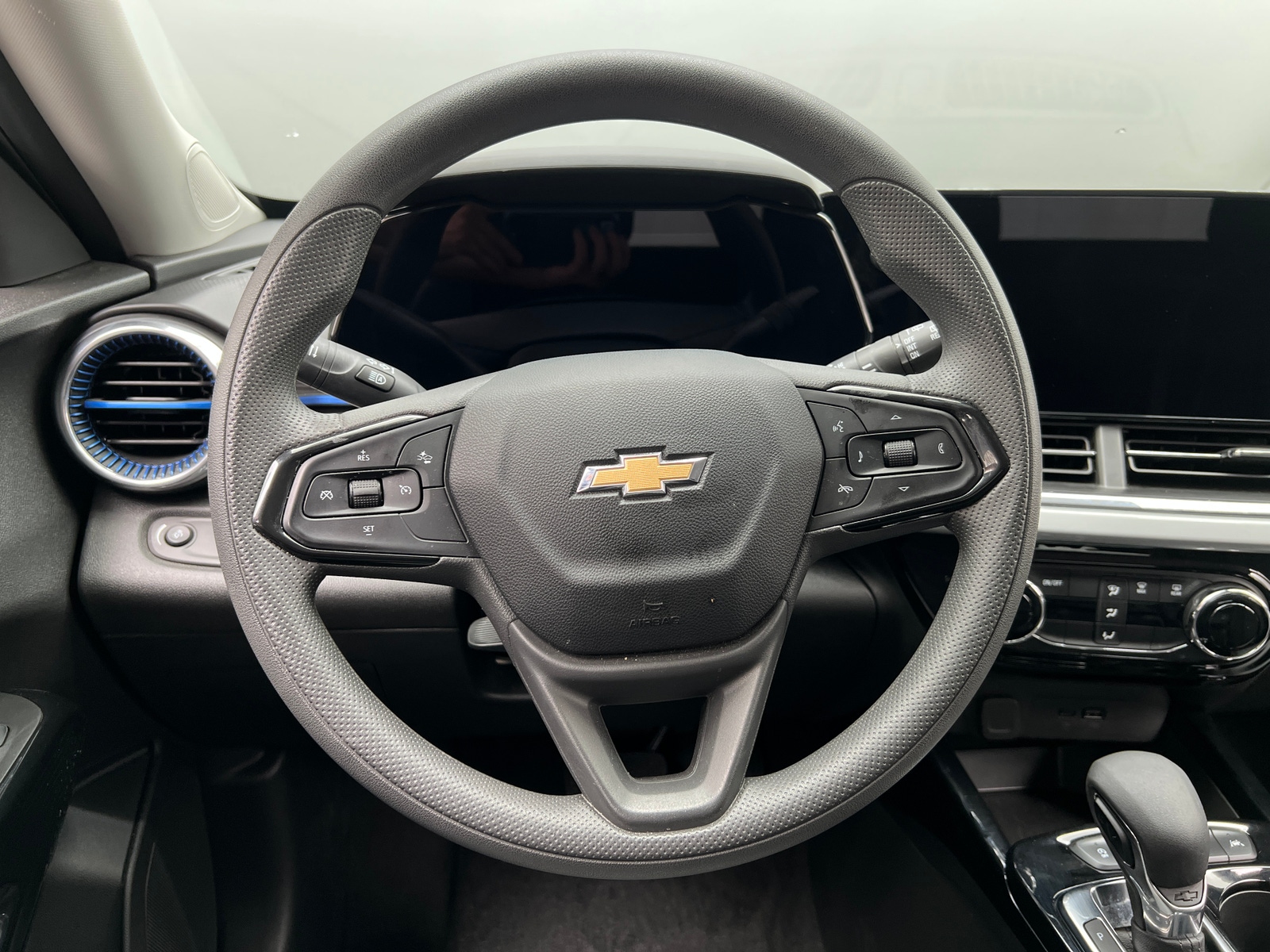 Thumbnail: 2025 Chevrolet Trax - 5