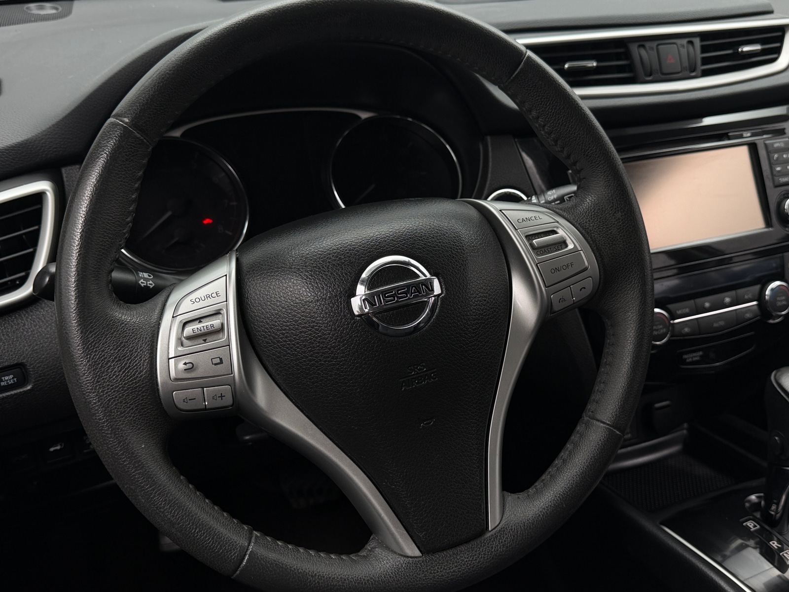 Thumbnail: 2016 Nissan Rogue - 4
