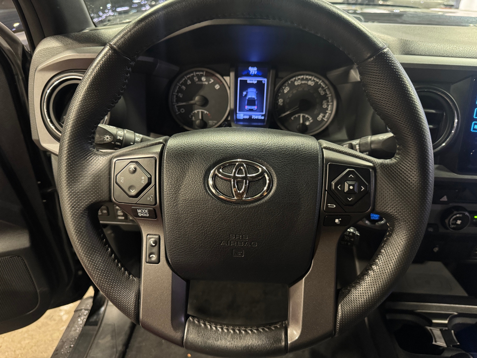 Thumbnail: 2017 Toyota Tacoma - 5