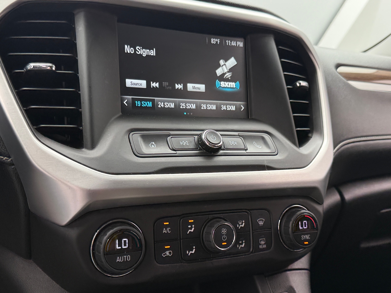 Thumbnail: 2017 GMC Acadia - 4