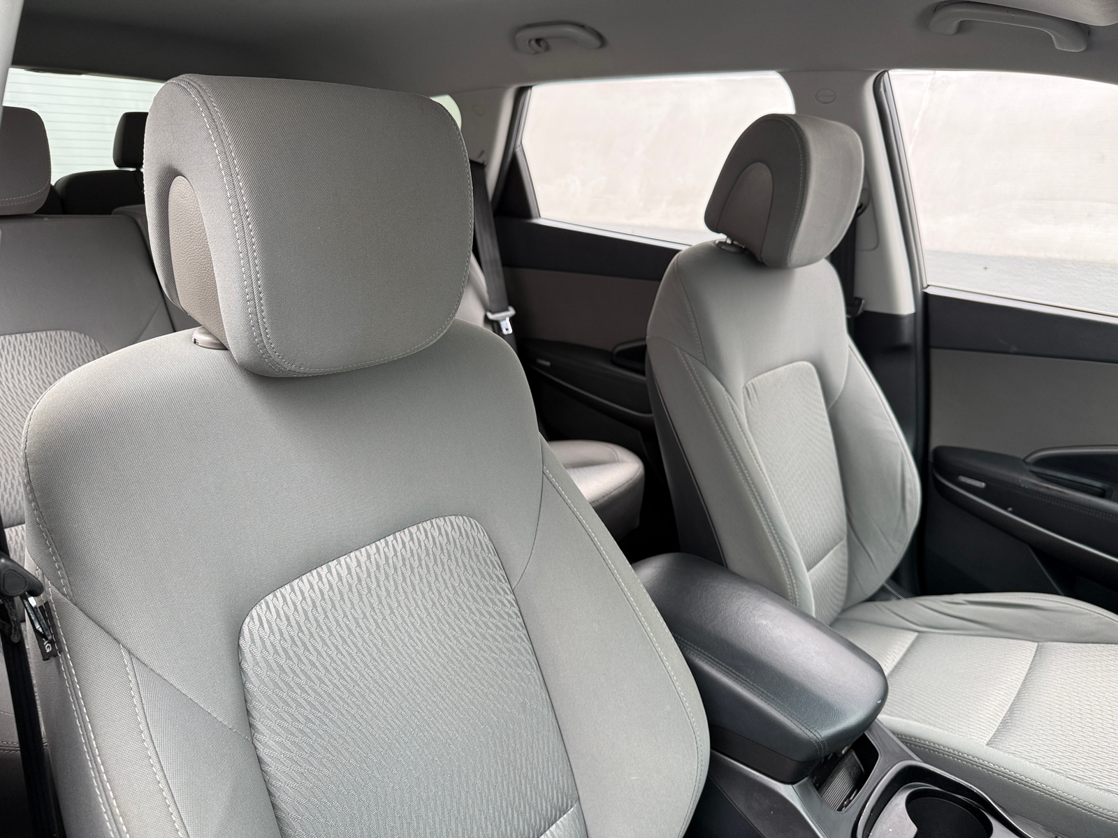 Thumbnail: 2017 Hyundai Santa Fe - 2