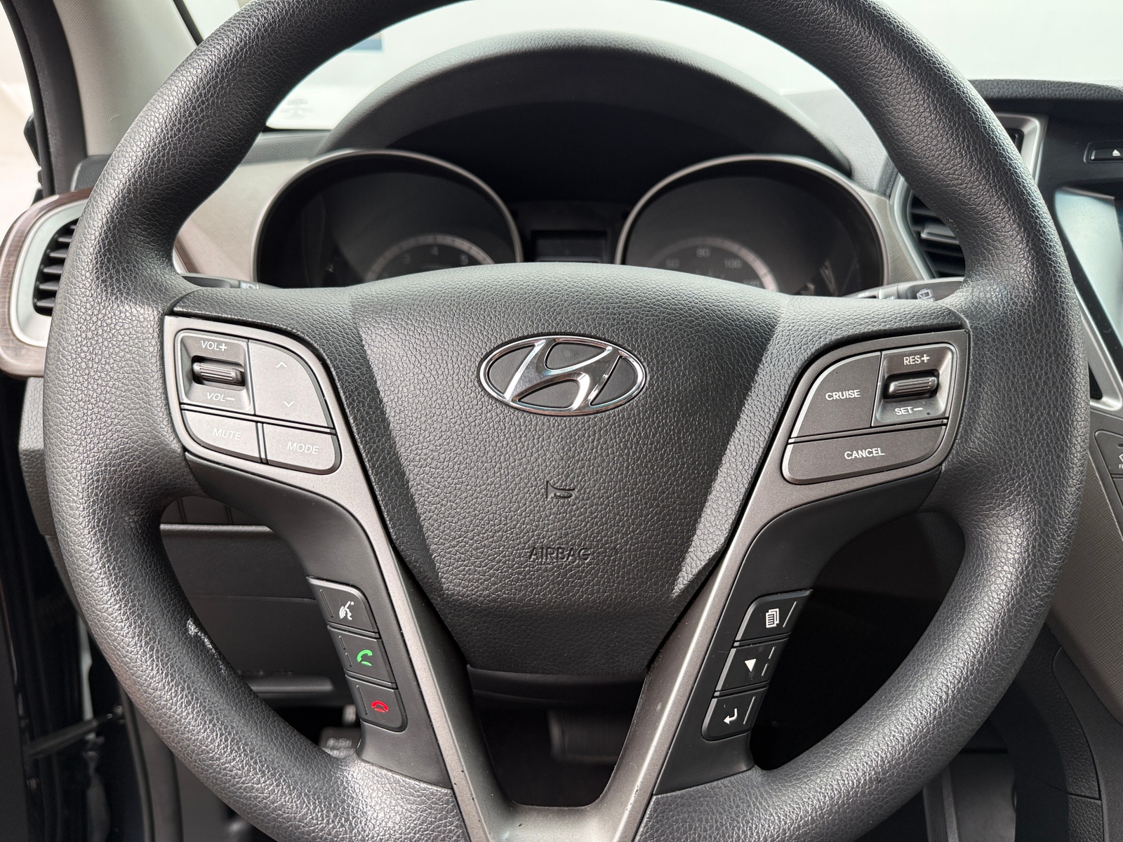 Thumbnail: 2017 Hyundai Santa Fe - 5