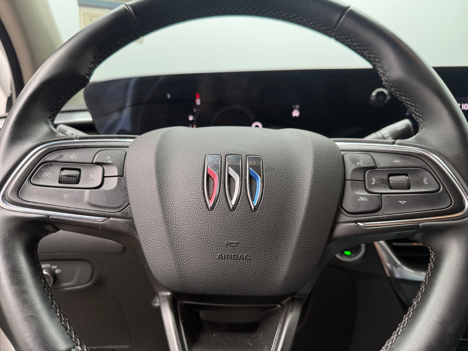 Thumbnail: 2024 Buick Encore GX - 4