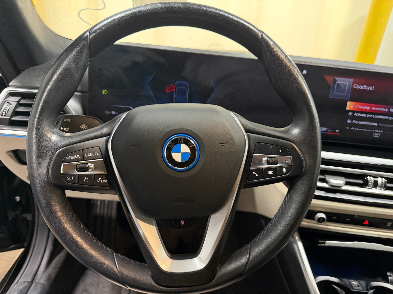 Thumbnail: 2023 BMW i4 - 4