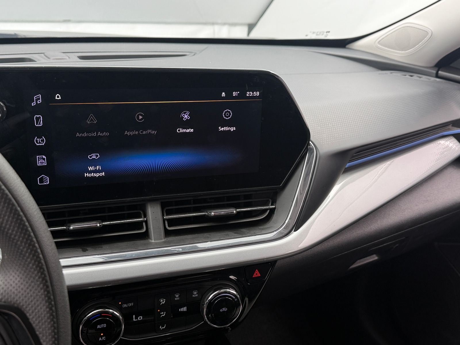 Thumbnail: 2025 Chevrolet Trax - 3