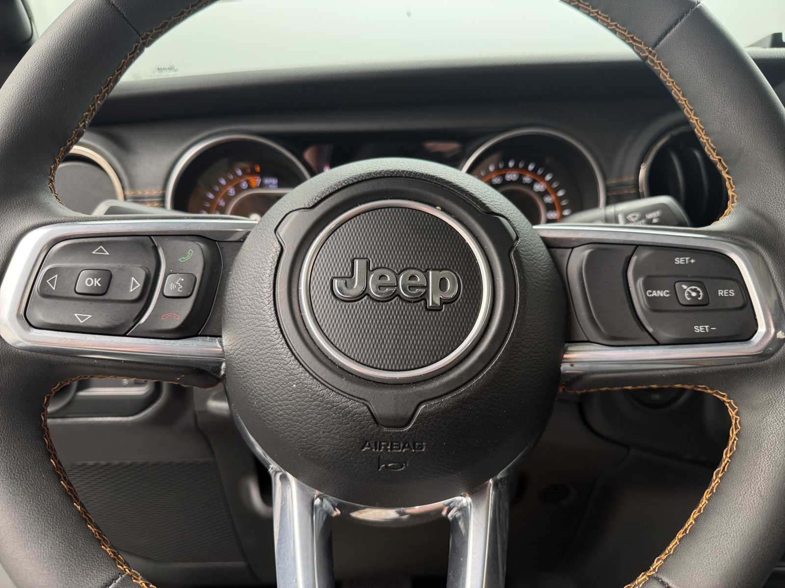 Thumbnail: 2023 Jeep Gladiator - 4