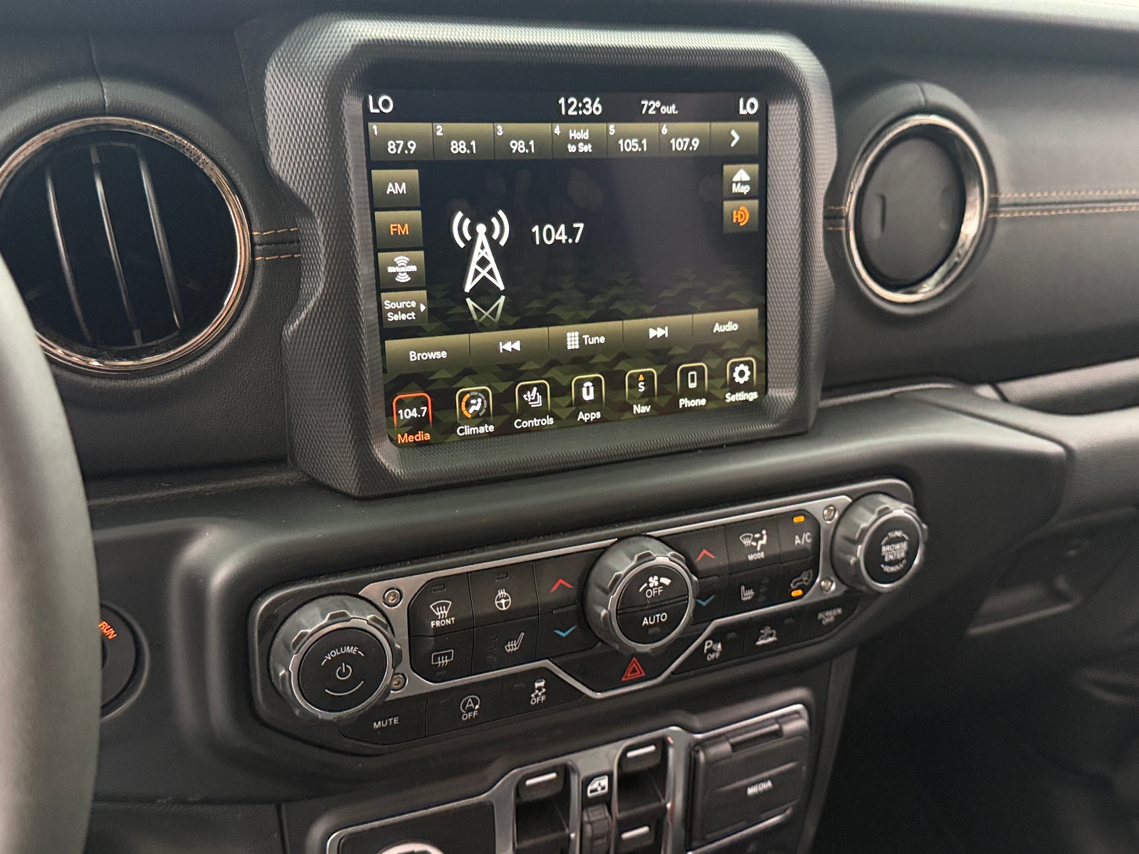 Thumbnail: 2023 Jeep Gladiator - 3