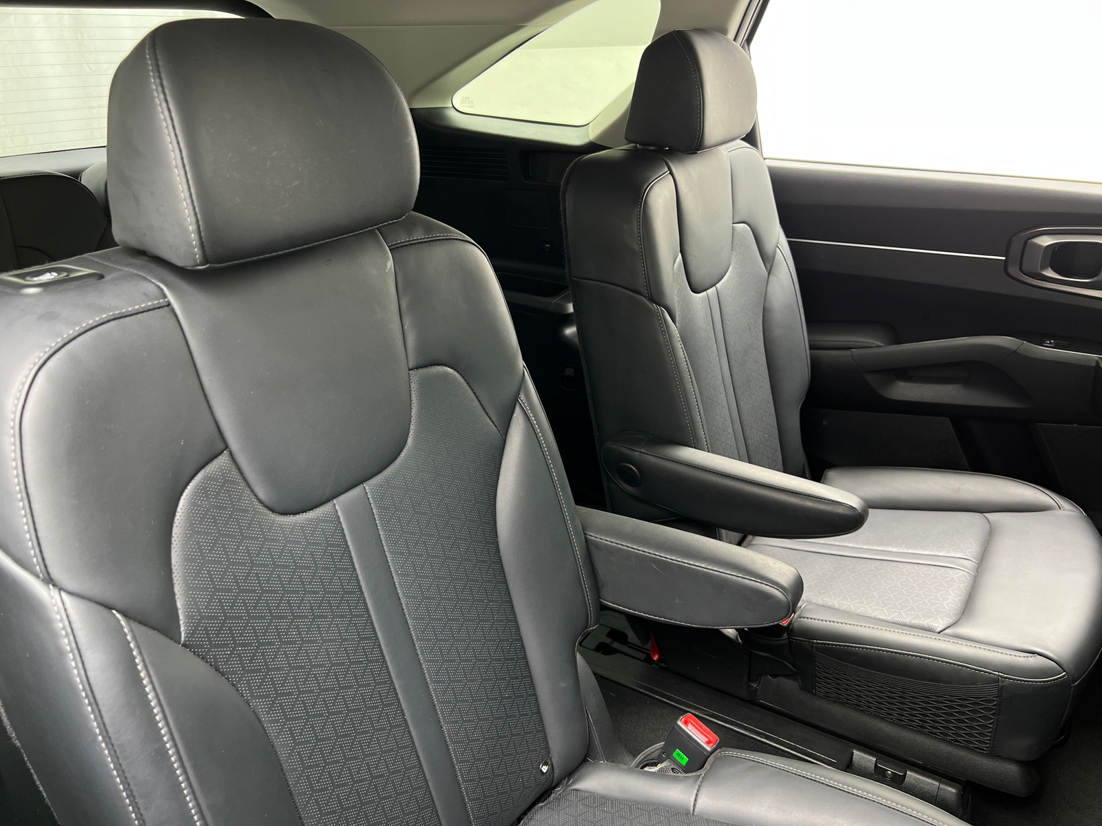 Thumbnail: 2023 Kia Sorento - 5