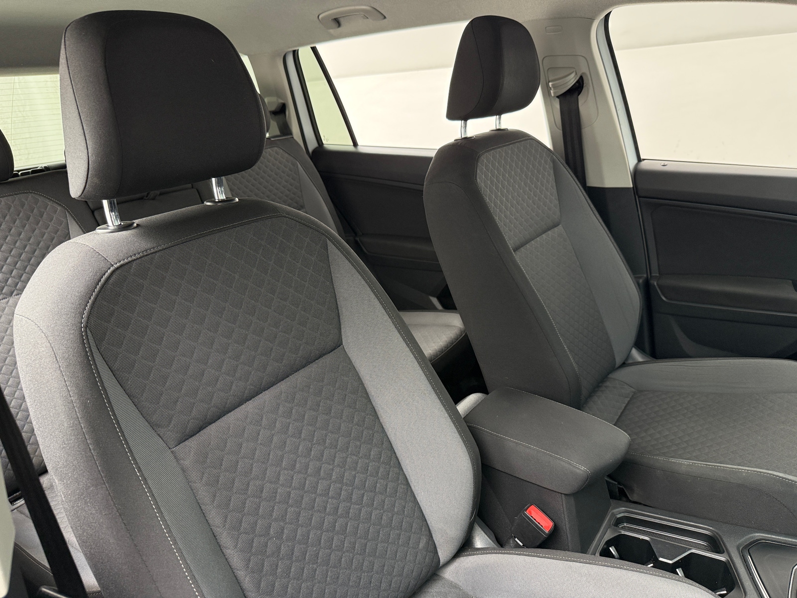 Thumbnail: 2020 Volkswagen Tiguan - 2