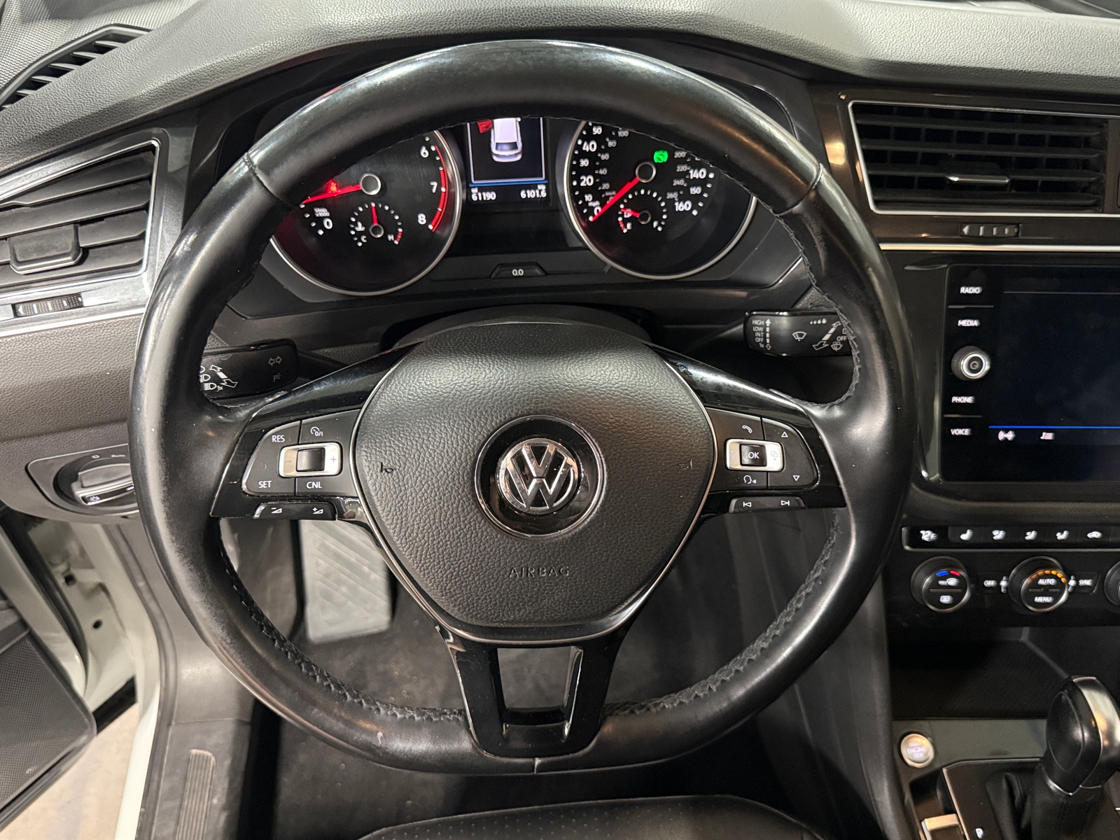 Thumbnail: 2018 Volkswagen Tiguan - 4