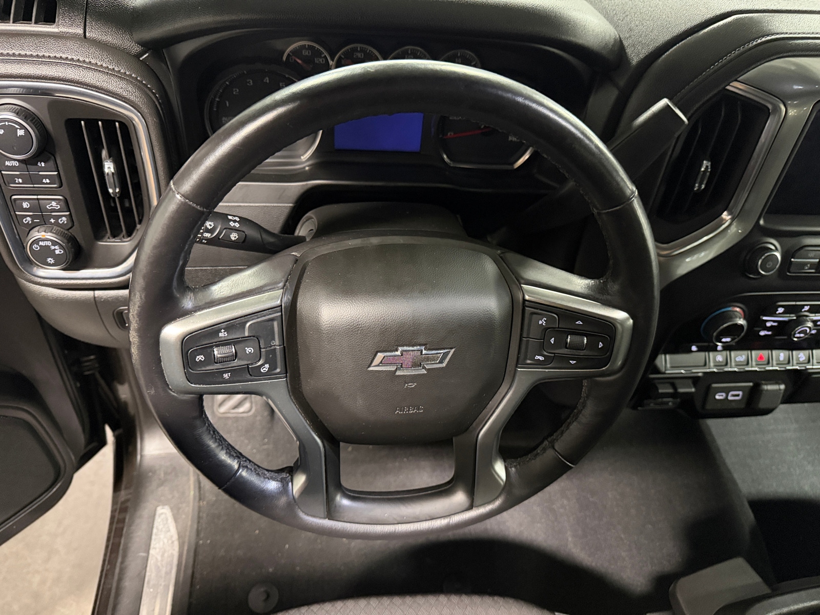 Thumbnail: 2019 Chevrolet Silverado 1500 - 5
