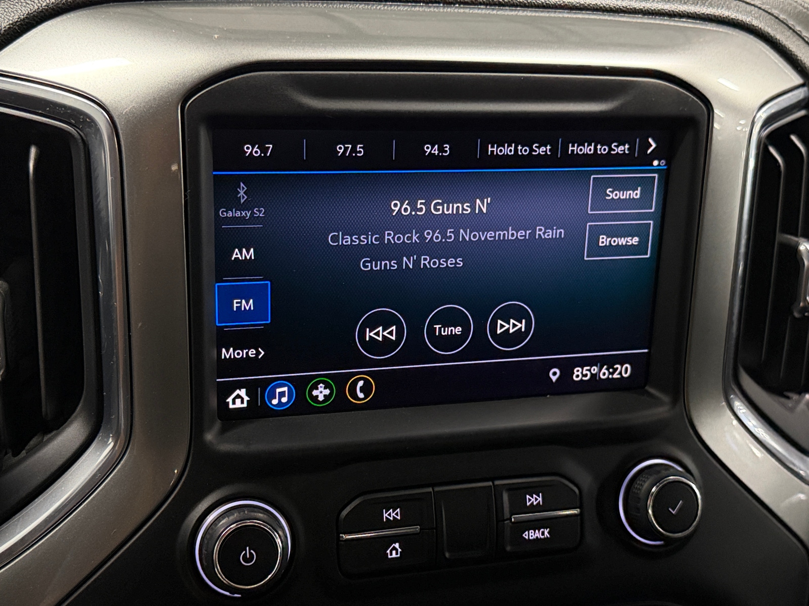 Thumbnail: 2019 Chevrolet Silverado 1500 - 4