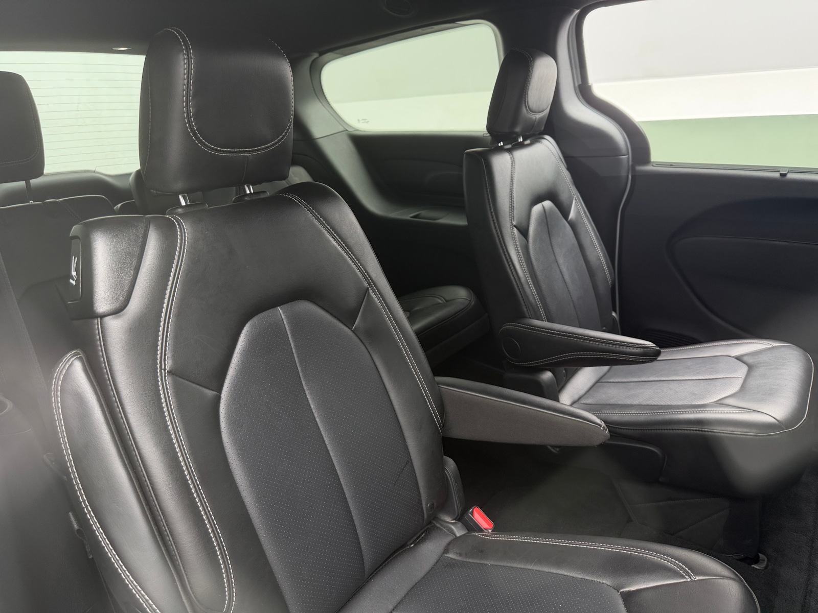 Thumbnail: 2026 Chrysler Pacifica - 5
