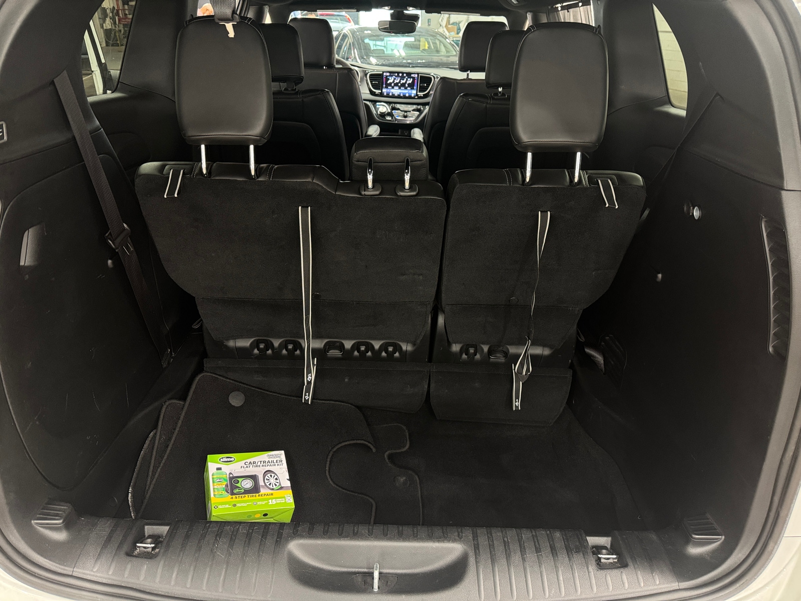 Thumbnail: 2026 Chrysler Pacifica - 6