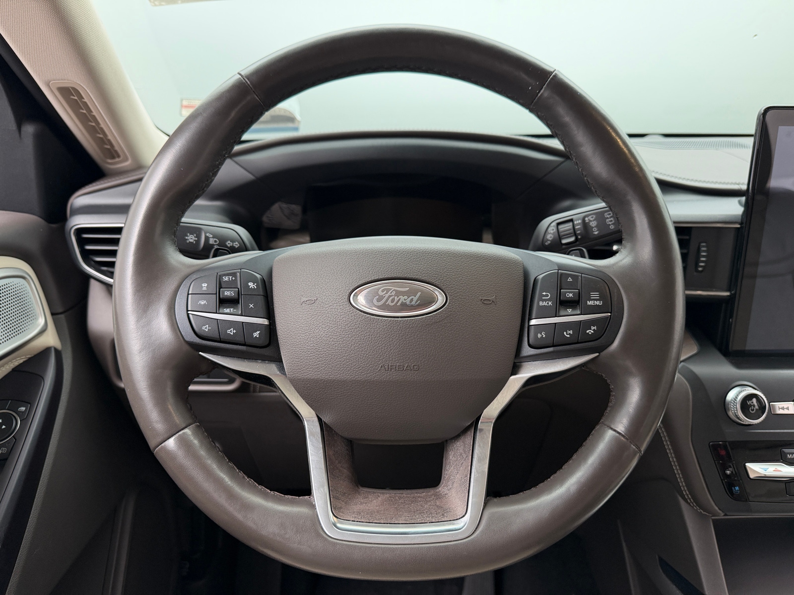 Thumbnail: 2020 Ford Explorer - 4