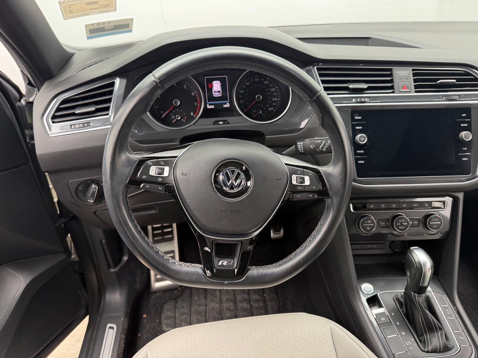 Thumbnail: 2021 Volkswagen Tiguan - 4