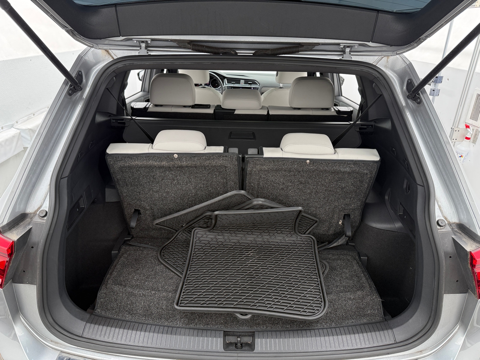 Thumbnail: 2021 Volkswagen Tiguan - 6