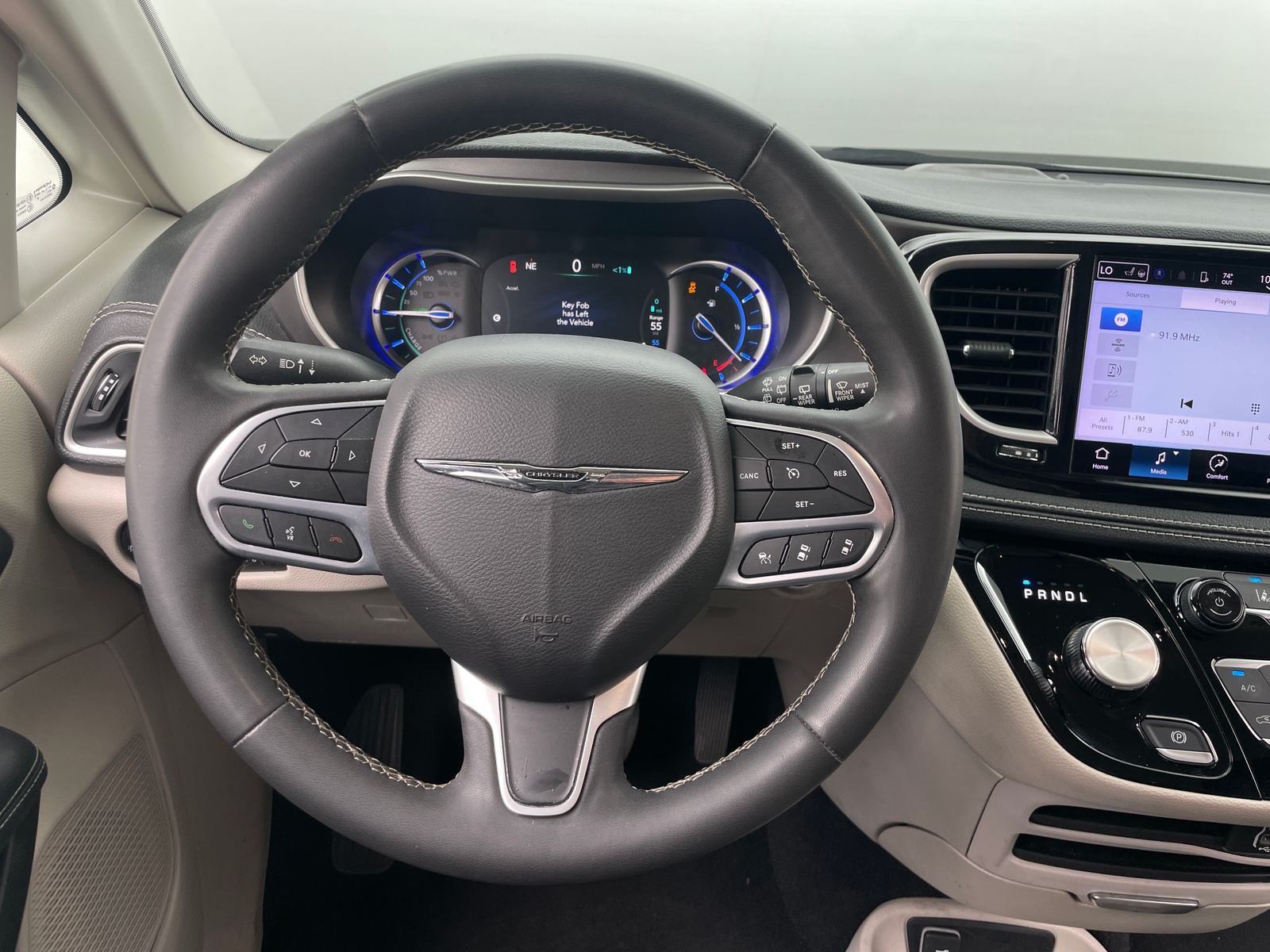 Thumbnail: 2023 Chrysler Pacifica - 4