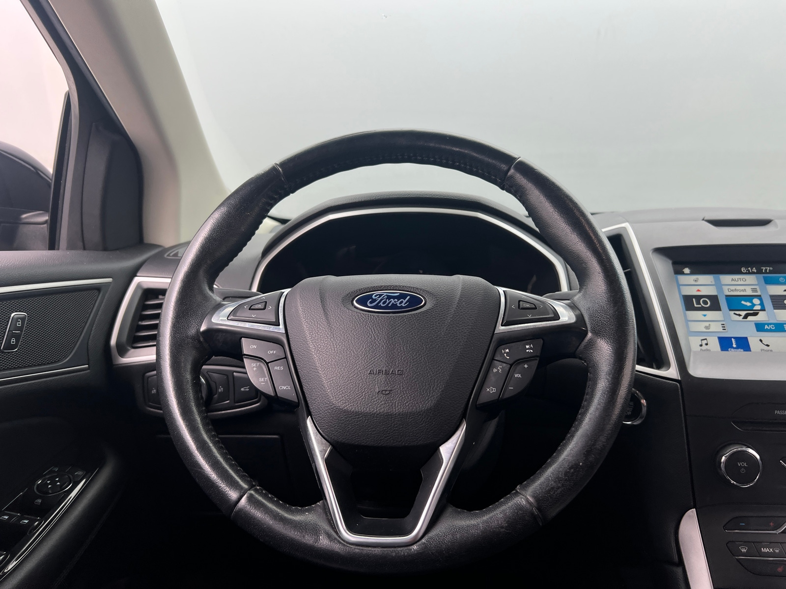 Thumbnail: 2017 Ford Edge - 4