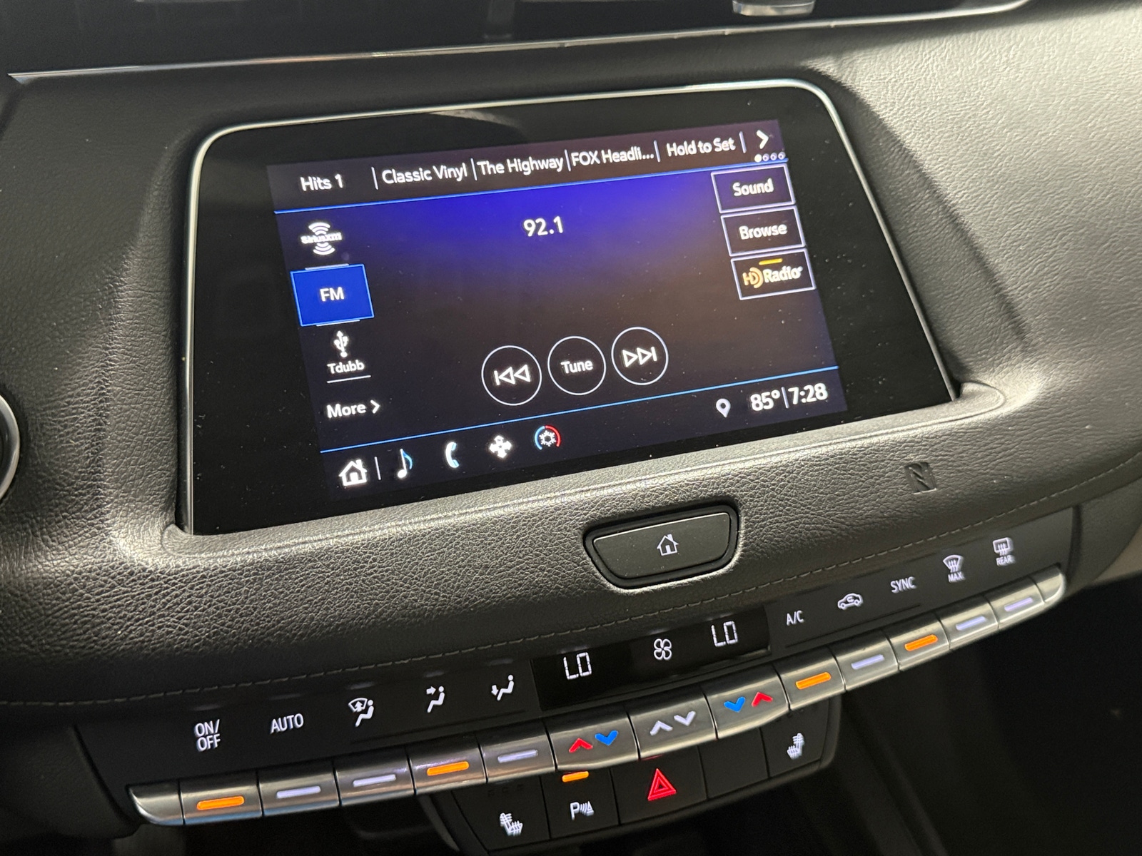 Thumbnail: 2019 Cadillac XT4 - 3