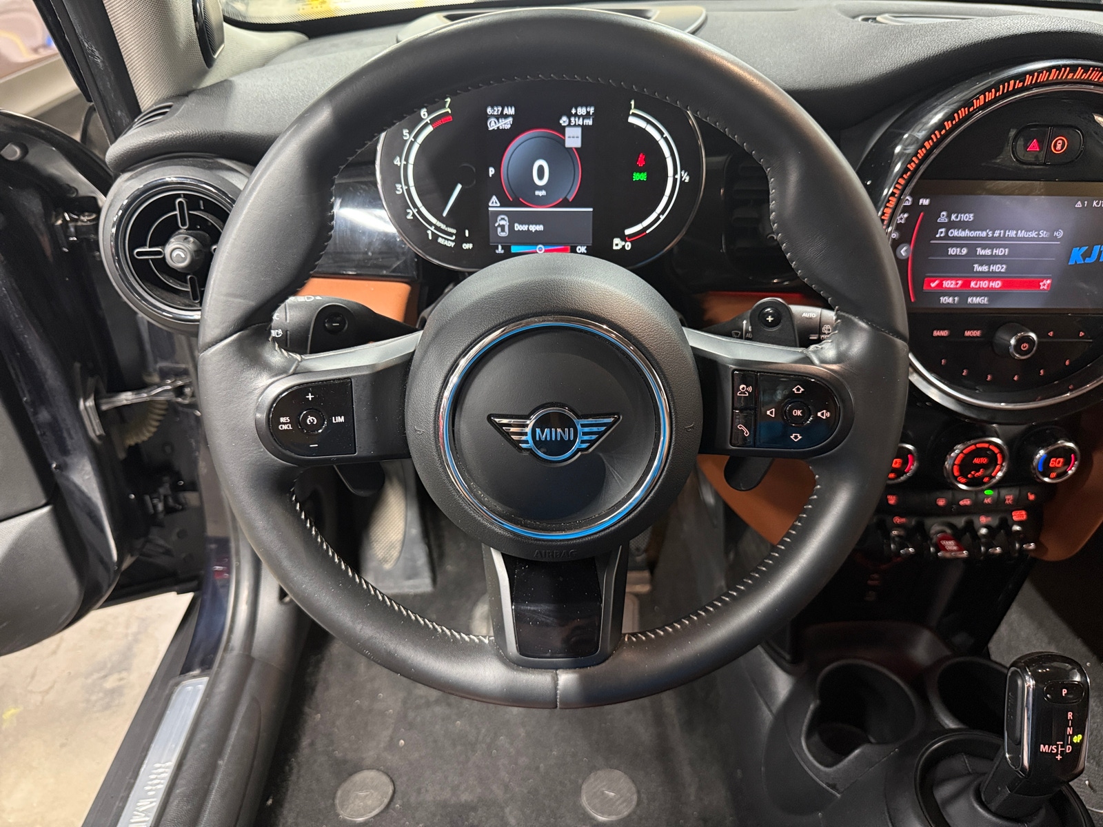Thumbnail: 2023 MINI Cooper Hardtop - 4