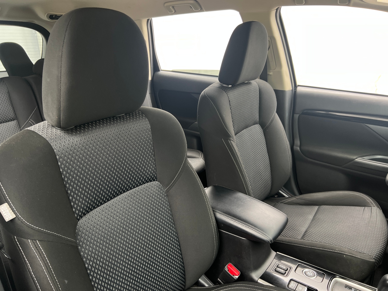 Thumbnail: 2020 Mitsubishi Outlander - 2