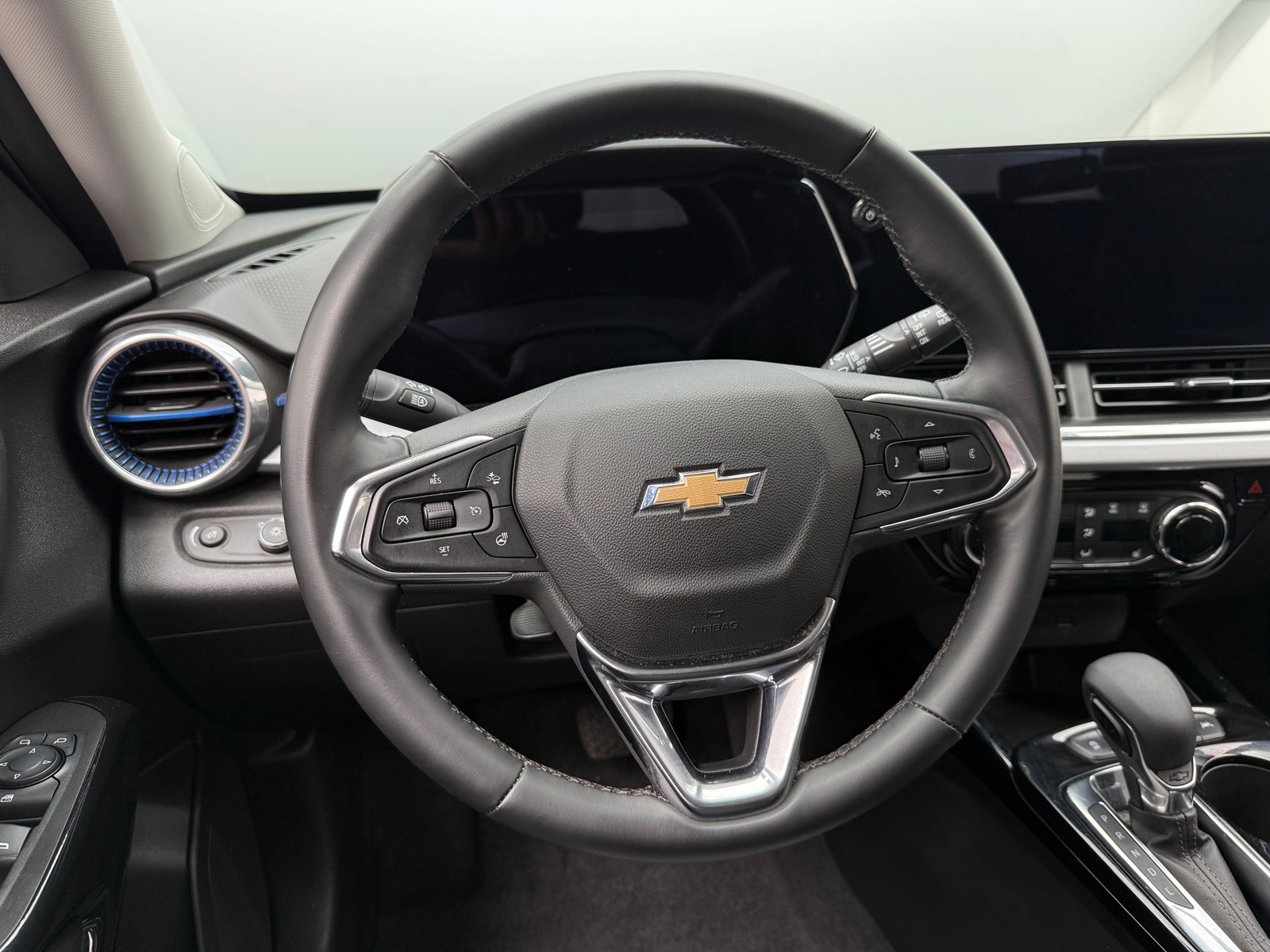 Thumbnail: 2025 Chevrolet Trax - 5